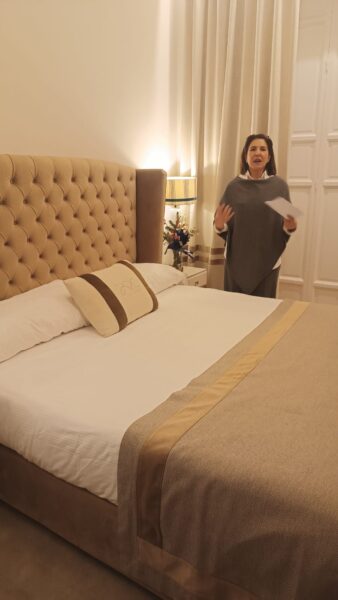 La Ordenatriz recomienda tonos neutros y sabanas de calidad en el dormitorio. Foto: agencia.