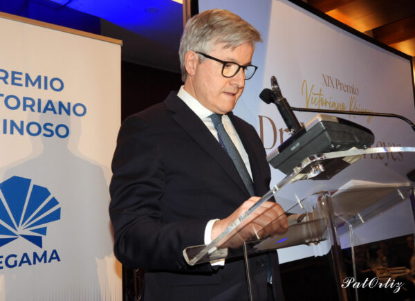 De la Clínica Mayo a reparar los sueños de figuras como Alcaraz o Modrić. El Dr. Manuel Leyes, premiado por su rigor científico y su humildad: el puente perfecto entre Galicia y la élite mundial. Foto: PatOrtiz.