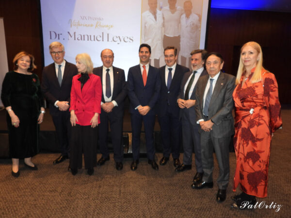 Como decía Séneca: 'Donde se ama el arte de la medicina, se ama a la humanidad'. Una noche inolvidable celebrando la sabiduría y el compromiso del Dr. Leyes en los Premios AEGAMA. Foto: PazOrtiz.