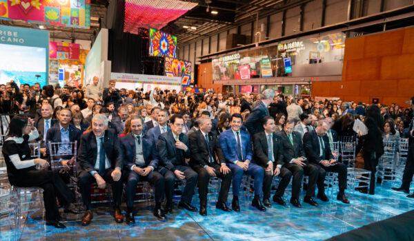 ¡Orgullo dominicano en Madrid! 🇩🇴 Cerramos filas en FITUR 2026 celebrando nuestra diversidad y consolidándonos como el corazón turístico del Caribe. ¡Lo mejor está por venir!. Foto: agencia.