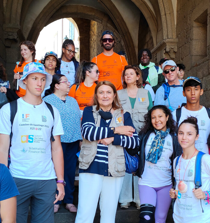 Dos orillas unidas por un mismo sentir. La presentación del documental Camino de Santiago en la Freedom Tower de Miami marca un hito en la unión cultural entre España y EE. UU. Un puente de valores que trasciende el océano. Foto: agencia.