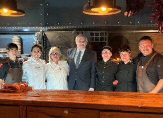 El tacto delicado de mujer hace hablar al fuego en Piantao Menos del 10% de los especialistas en brasas son mujeres, pero el talento sobra. Las 5 mejores parrilleras de España se reúnen en Piantao. Foto: agencia.