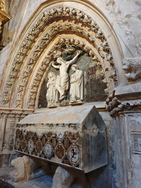 Paz entre muros de piedra. Monasterio de las Huelgas, Burgos. Foto: Gastrosytyle.