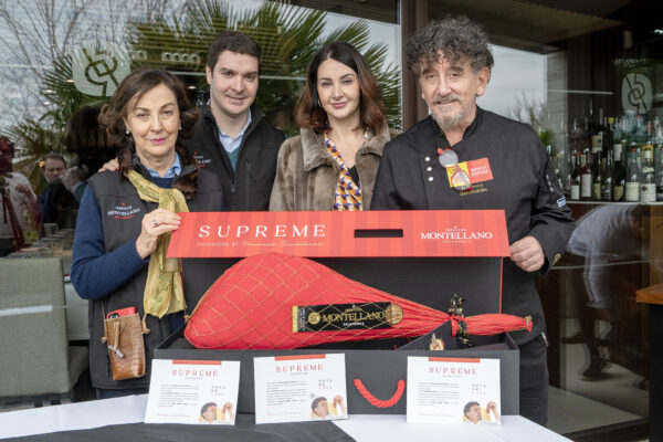 La familia Curto Hernández selecciona los mejores cerdos de bellota ibéricos para elaborar tanto sus jamones como sus embutidos. PVP: 3.000€. Foto: Miguel Garrote.