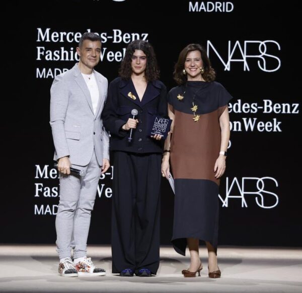 La 83ª edición de #MBFWMadrid corona la visión contemporánea de nuestra industria. Desde la precisión de Mans hasta la fuerza visual del backstage, premiamos la pasión que impulsa a @ifemamadrid y al diseño nacional. ¡Felicidades a todos los premiados por elevar nuestra cultura! Foto: Ifema,