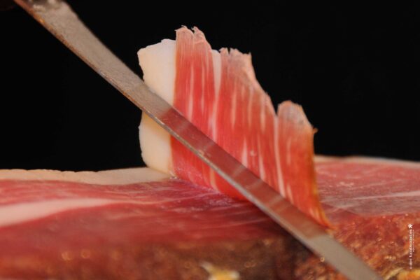 Su majestad el jamón de Jabugo, el indiscutible monarca de la dehesa y la cocina de Aracena. Foto: María José Cavadas.