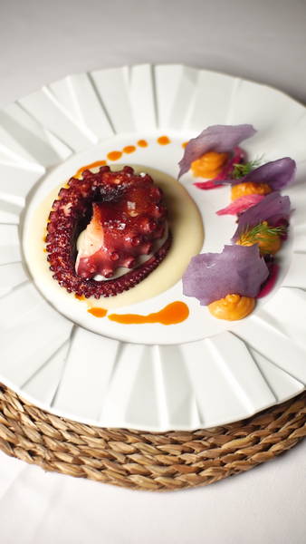Esencia mediterránea y dinamismo semanal. Disfruta de la frescura de nuestros "Platos del Día" por 23 € con el dictado del mercado. Foto: agencia.