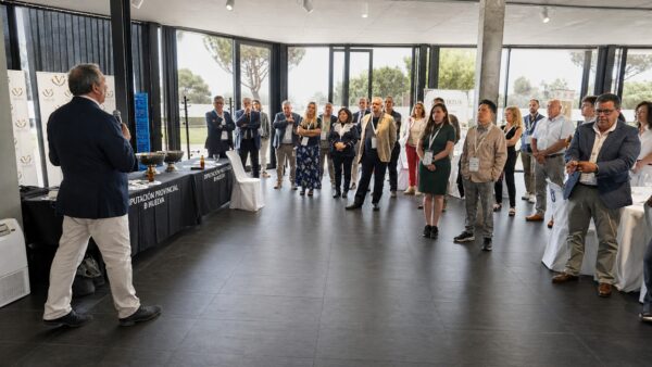 Un panel de 40 expertos internacionales evalúa más de mil muestras en busca de la perfección sensorial en vinos, AOVE y espirituosos. Foto: agencia.