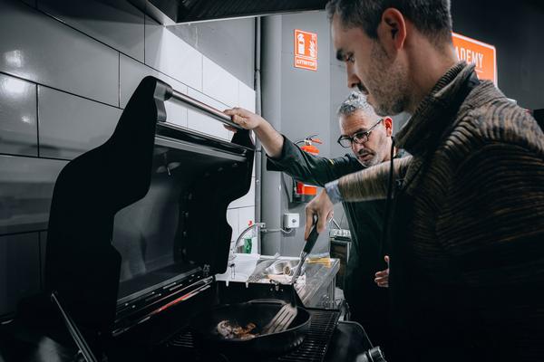 Disfruta de recetas exclusivas, consejos de expertos y la mejor tecnología Weber en directo. ¡Busca tu parada más cercana!. Foto: agencia.