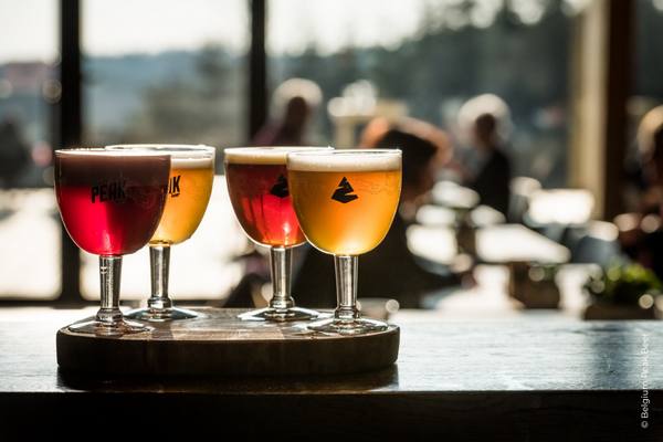 Celebramos los 200 años del arte vidriero de Val Saint-Lambert y el 10º aniversario de nuestra cultura cervecera UNESCO. Ven a descubrir un destino de naturaleza salvaje y tradiciones vivas donde cada rincón cuenta una historia. Foto: agencia.