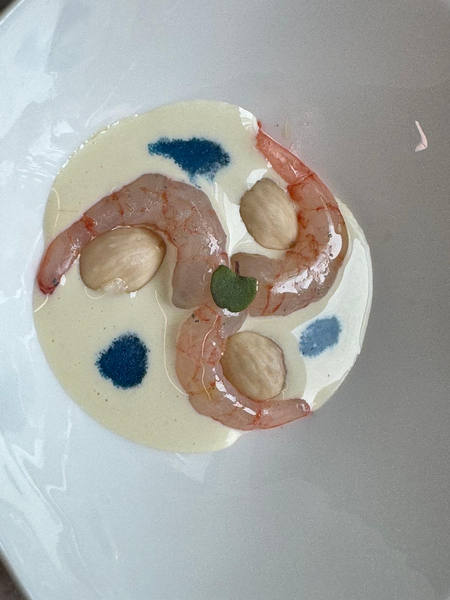 El nuevo idilio donde el plato se convierte en una extensión física, emocional y comestible de la obra de arte. Foto: agencia.