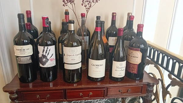 Botellas de vino de Rioja en el Centro. Foto: María José Cavadas