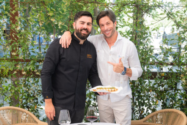 Diálogo de sabor en la terraza: el nuevo guiso meloso de rabo de toro de Óscar Castellano, estratégicamente maridado con la potencia y sedosidad de un vino Numanthia. Foto: agencia.