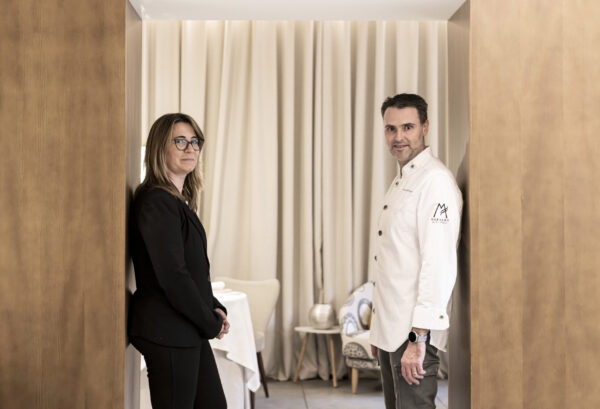 Cuatro estrellas Michelin rinden un histórico homenaje a la tradición en el Museo de la Cuchillería de Albacete. Vanguardia y raíz en una Gastroexperience irrepetible. Cristina Díaz y Juan Martínez. Foto: agencia.