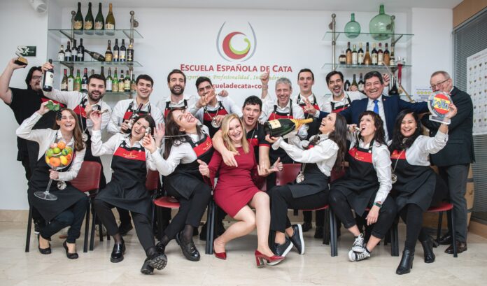 ¡El futuro del vino te espera! La Escuela Española de Cata abre la matrícula para la 67.ª edición de su prestigioso Curso Internacional de Sommelier Profesional. Formación online y práctica presencial en Madrid. Plazas limitadas a 15 alumnos. Foto: Escuela Española de Cata