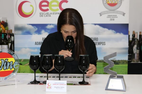 Una formación de nivel internacional que se adapta a ti. Arrancamos el 20 de julio de 2026 con 400 horas online y cerramos en octubre con 100 horas de prácticas intensivas en Madrid. ¡Reserva tu plaza antes de que se agoten!. Foto: Escuela Española de Cata.