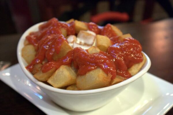 Mucho más que una simple tapa: pura poesía comestible. Encontrar el equilibrio perfecto entre el crujiente exterior, la ternura de la patata y la osadía de la salsa es el gran reto de esta edición. ¿Quién se llevará la corona?. Foto: internet.
