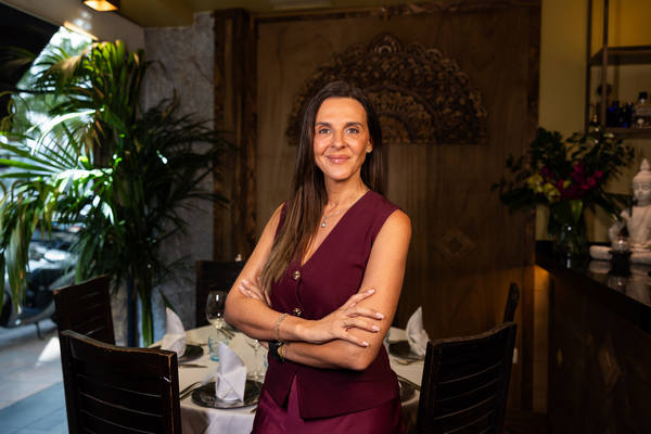 El arte del buen vivir en Arturo Soria: Un ambiente envolvente donde el dinamismo del afterwork da paso a cenas íntimas, rodeadas de orquídeas, reflejos de agua y un servicio impecable. Foto: agencia.