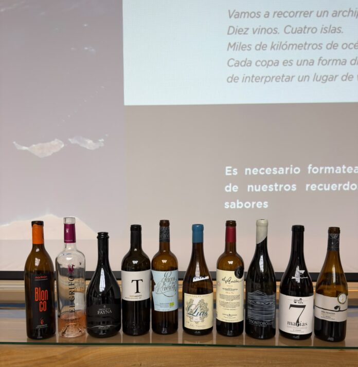 Paisajes embotellados. Un viaje sensorial por el alma líquida de Canarias: vinos libres de filoxera, nacidos del suelo volcánico y de una viticultura heroica que desafía al tiempo. Foto: UEC.