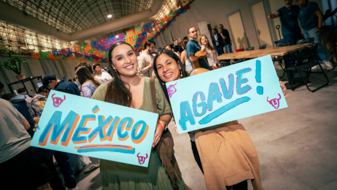 ¡Atención, foodies! El 26 de septiembre regresa a MEEU Chamartín Piña Agavera, la feria de destilados mexicanos más grande de Europa. Una cita imprescindible con el lujo y la cultura del agave. Descubre todos los detalles en www.gastroystyle.com. Foto: agencia.