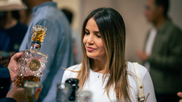 El tequila y el mezcal consolidan su reinado en España. Piña Agavera vuelve a Madrid con Filipinas como país invitado y lo mejor de la alta coctelería artesanal. Toda la crónica de este gran despliegue en www.gastroystyle.com. Foto: agencia.