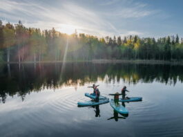 Estonia en verano con las saunas flotantes, lagos infinitos y secretos bajo el agua Estonia líquida ofrece el nuevo lujo estival entre lagos secretos, saunas flotantes y naturaleza virgen. Foto: agencia.