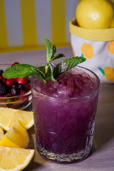 Tardes de sol que, casi sin darte cuenta, se convierten en cenas improvisadas. Brinda por el dolce far niente con nuestra coctelería de autor y las versiones más frescas y cítricas del icónico Spritz. Foto: agencia.