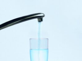 Tappwater lanza el filtro «invisible» que revoluciona las cocinas minimalistas El verdadero lujo no se ve, se siente. Diseñado para los amantes de las cocinas minimalistas y las líneas limpias, el nuevo InlinePro SMR se oculta bajo el fregadero para transformar tu agua sin alterar la estética de tu hogar. La pureza que buscas, 100% invisible. Foto: Pixabay.