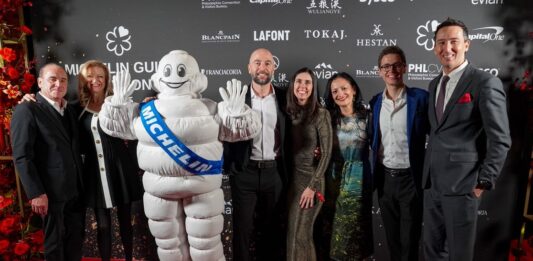 De los mercados históricos a las estrellas Michelin con la imparable revolución gastro de Filadelfia La City of Brotherly Love consolida su gran revolución gastronómica. De la alta mesa reconocida por la Guía Michelin a sus conceptos más innovadores, descubre el destino que está redefiniendo el mapa culinario de Estados Unidos. Foto: agencia.