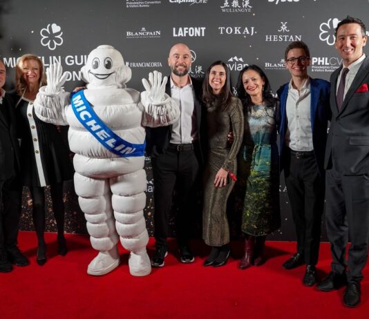 De los mercados históricos a las estrellas Michelin con la imparable revolución gastro de Filadelfia La City of Brotherly Love consolida su gran revolución gastronómica. De la alta mesa reconocida por la Guía Michelin a sus conceptos más innovadores, descubre el destino que está redefiniendo el mapa culinario de Estados Unidos. Foto: agencia.