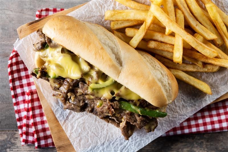 Tradición callejera y sofisticación contemporánea conviven en perfecta armonía. Explora la metamorfosis de una ciudad donde el street food más auténtico se da la mano con las propuestas más exclusivas. Foto: agencia.